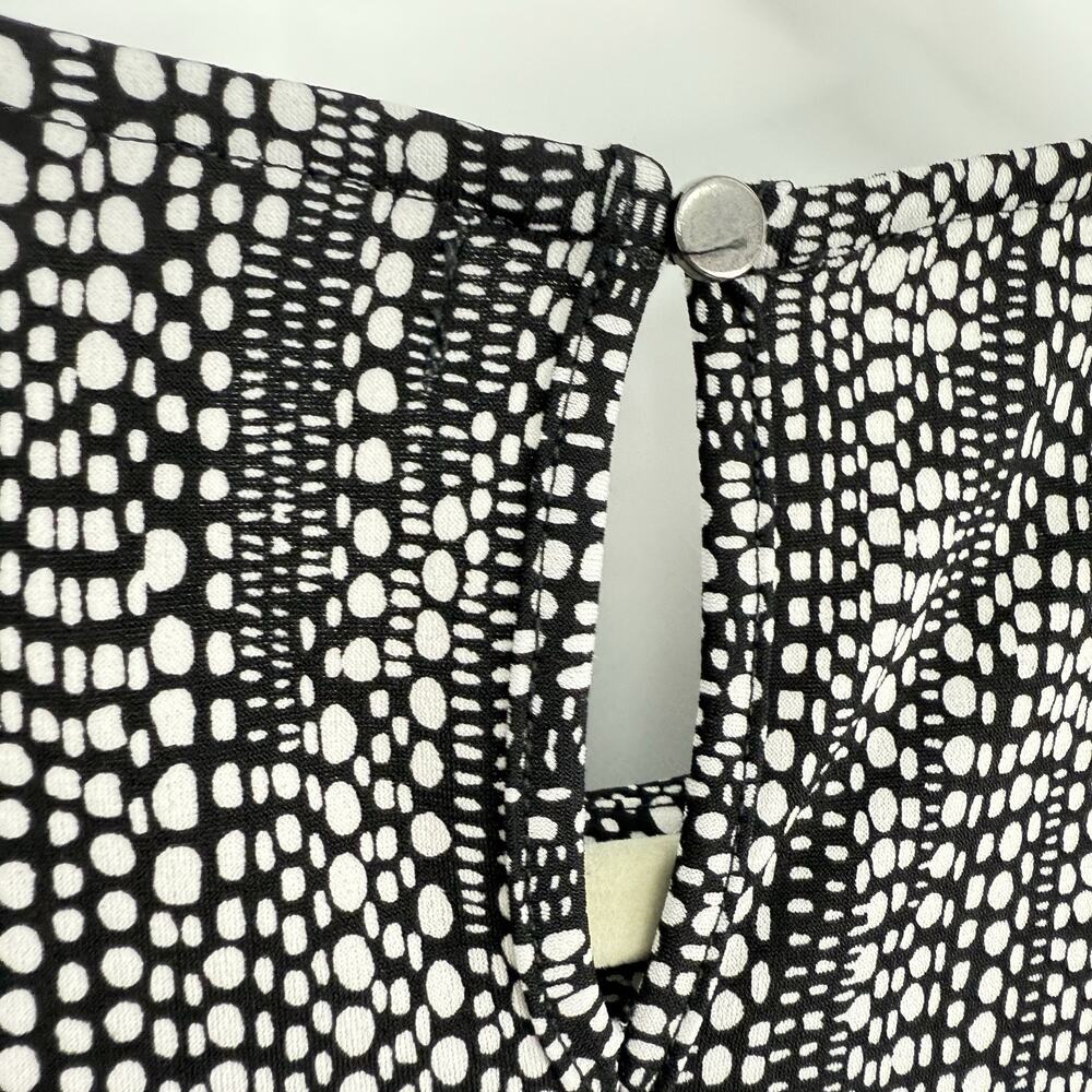 Liz Claiborne Sleeveless Top Small Black White Geo Print Stretch Knit - Picture 6 of 11